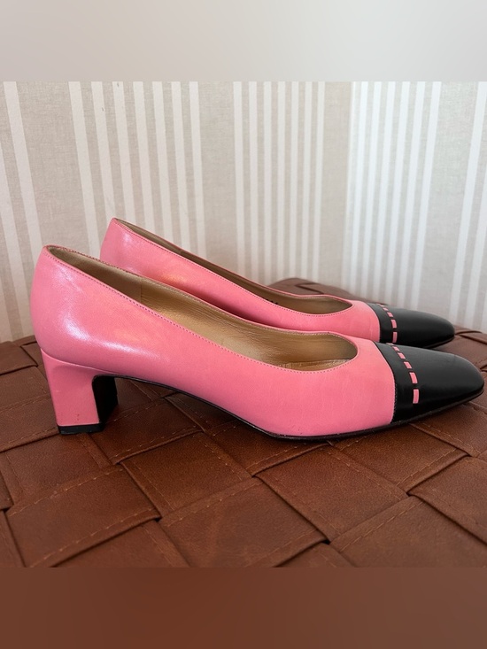 St. John Shoes - ST. JOHN PINK & Black Leather Heels Square Cap Toe Made in ITALY Size 6.5 RARE